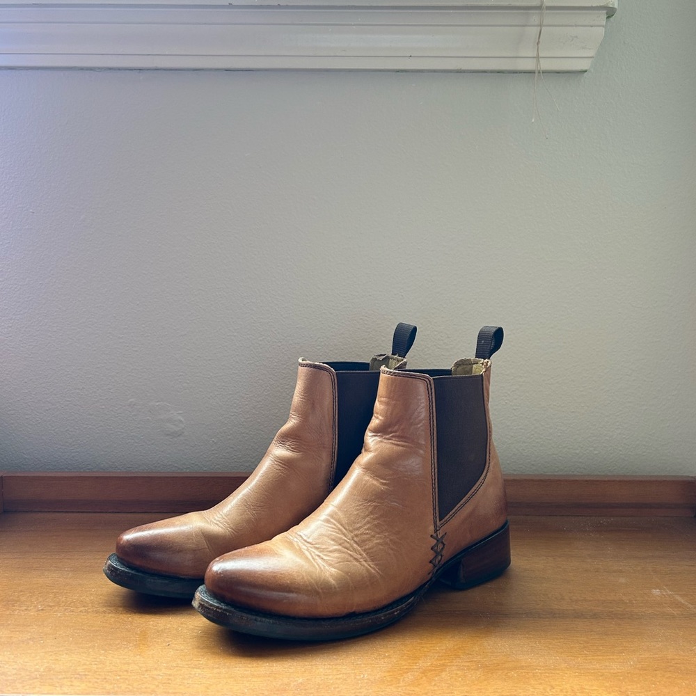 Sutro Ortega Boots in Honey 7